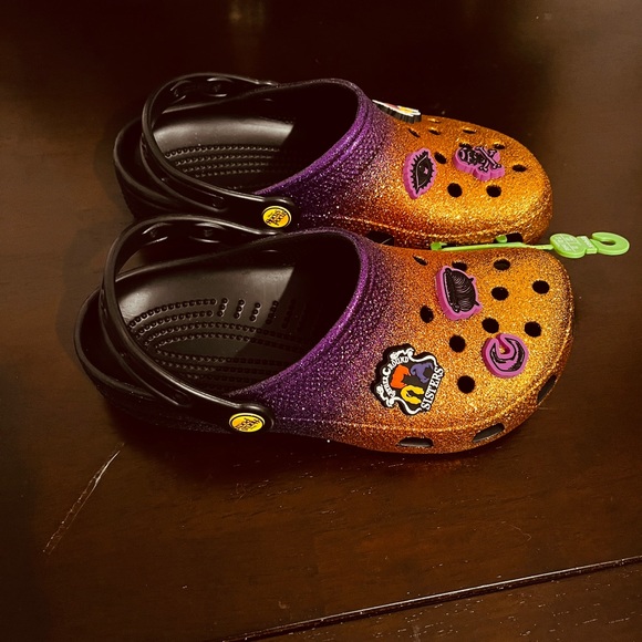 Crocs Classic Disney Hocus Pocus Clog. Firm price - Picture 12 of 14